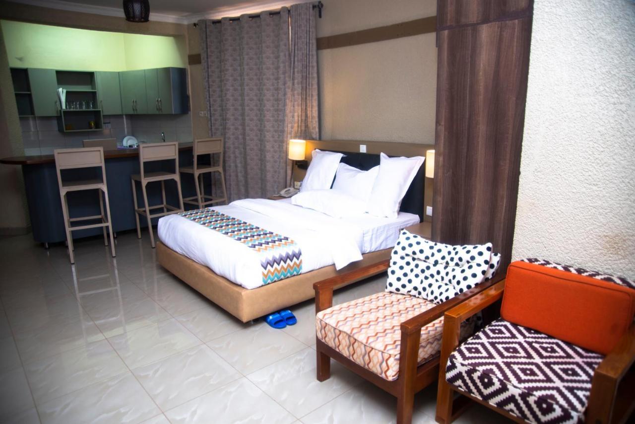 Quality Inn Hotel Кигали Екстериор снимка