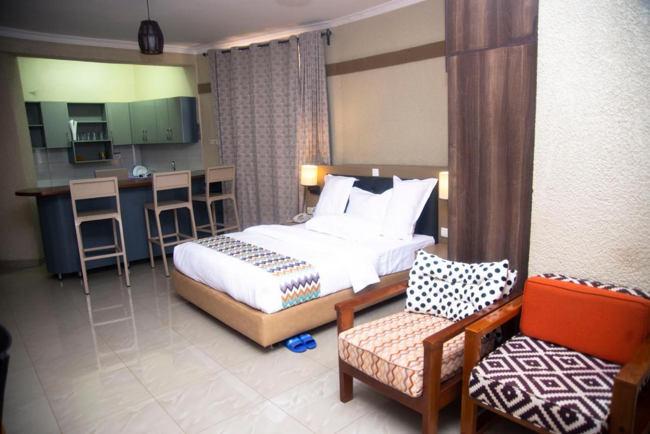 Quality Inn Hotel Кигали Екстериор снимка